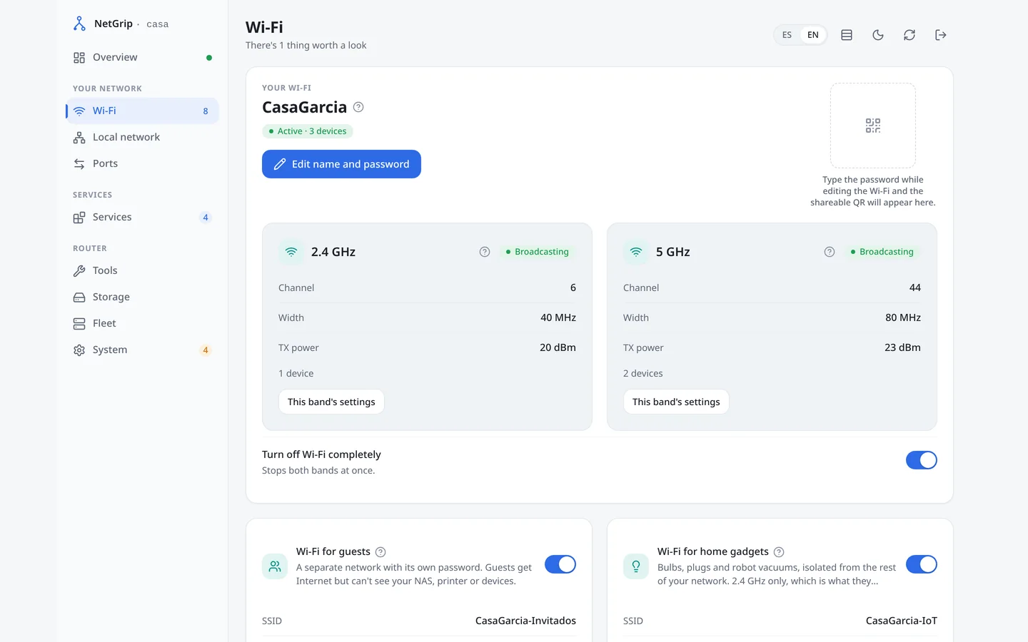 Pantalla de WiFi de NetGrip con redes de invitados e IoT y códigos QR